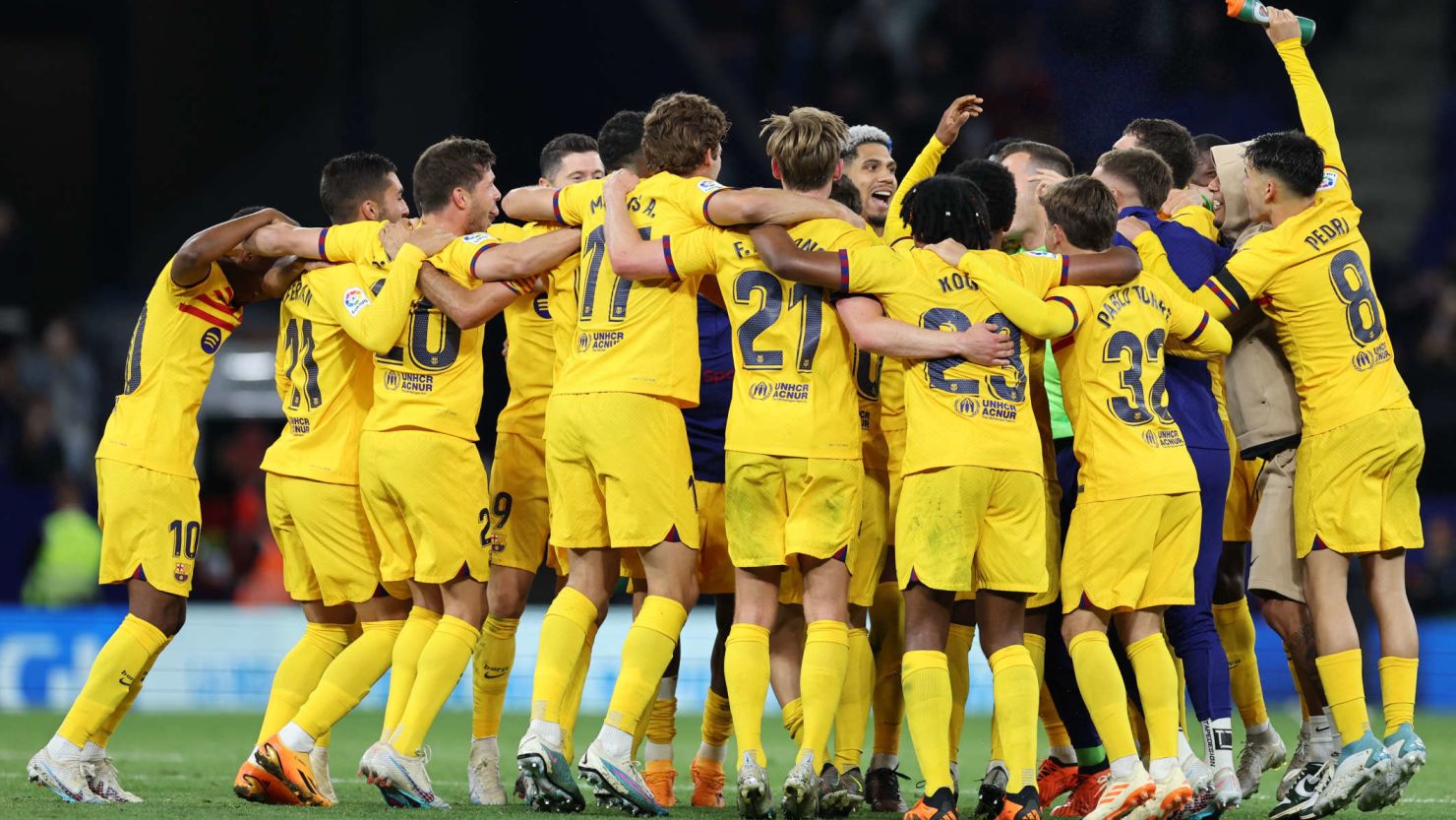 76人队新秀麦凯恩感激恩比德和乔治在伤病期间的支持​.